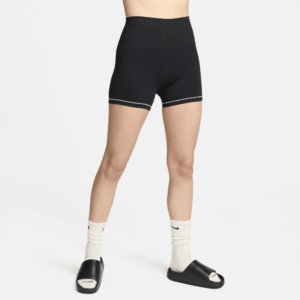 Højtaljede Nike One Rib-cykelshorts (13 cm) til kvinder - sort