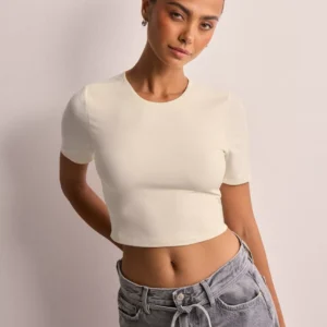 Only - Crop tops - Cloud Dancer - Onlea S/S Short Top Jrs - Toppe & t-shirts