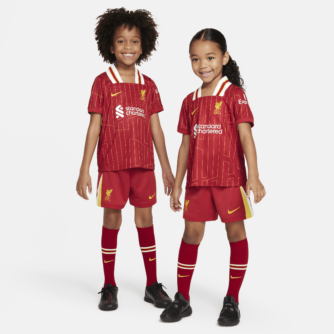Liverpool FC 2024/25 Stadium Home Nike Football Replica-sæt i tre dele til mindre b⌀rn - r⌀d