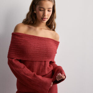 Nelly - R⌀d - Slouchy Rib Knit Sweater