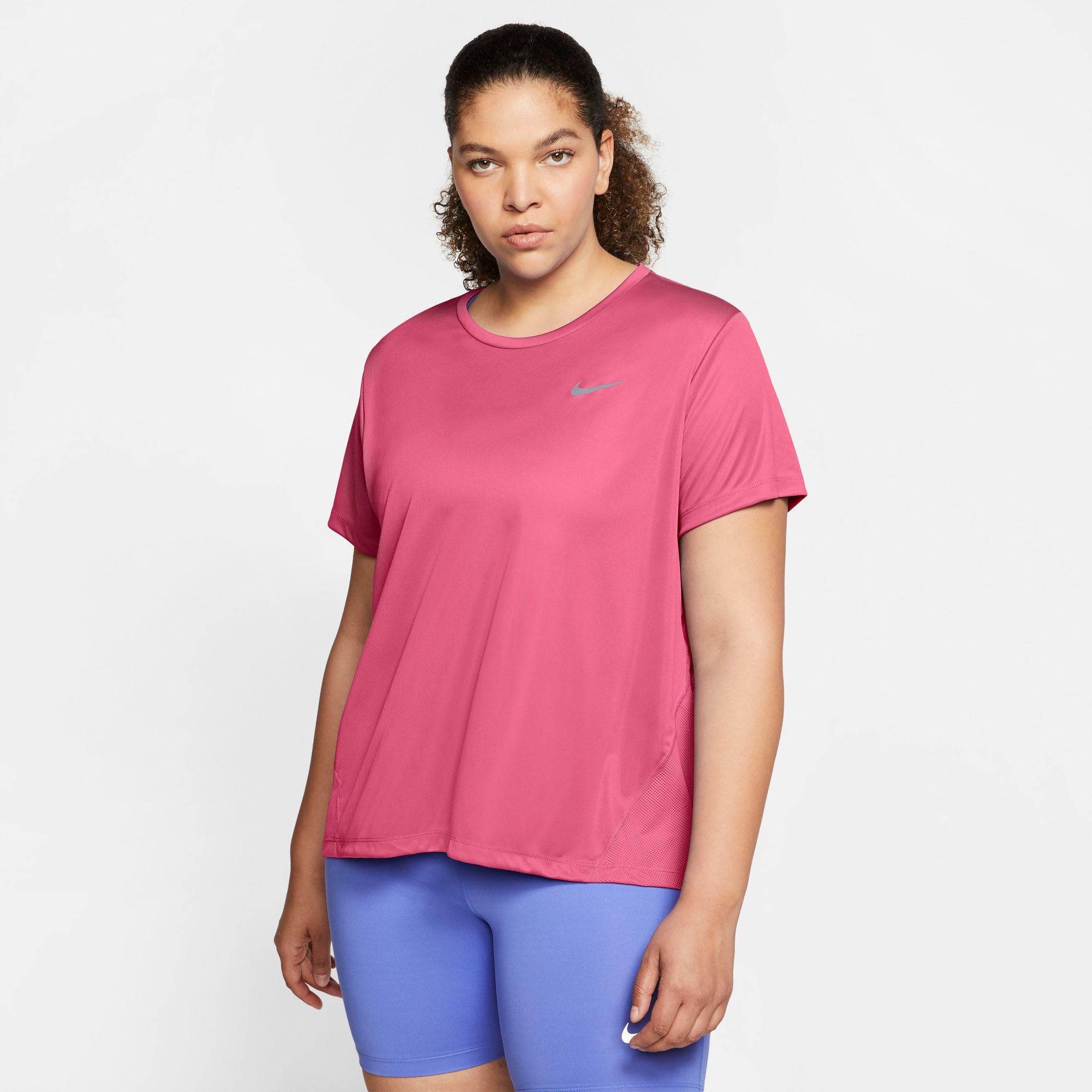 Nike Drifit Miler Tshirt (plus Size) Dame Xl Pink Nike Drifit Miler Tshirt (plus Size) Dame Xl Pink