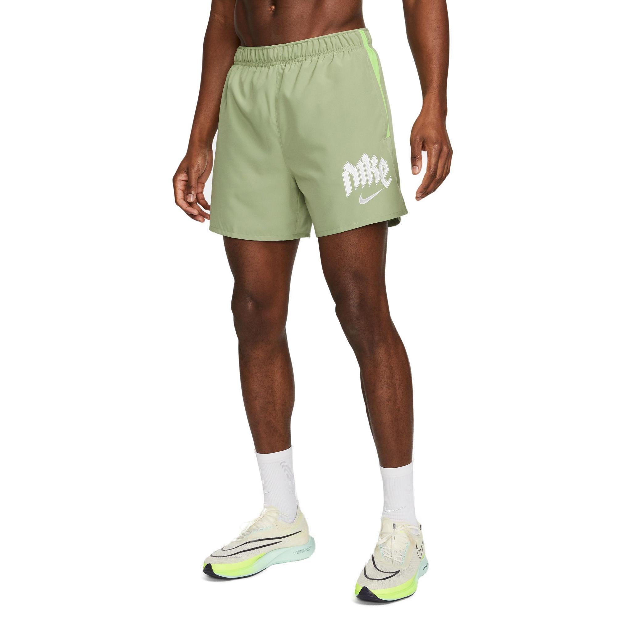Nike Drifit Run Division Challenger 5" Shorts Herre 2xl Grøn Nike Drifit Run Division Challenger 5" Shorts Herre 2xl Grøn