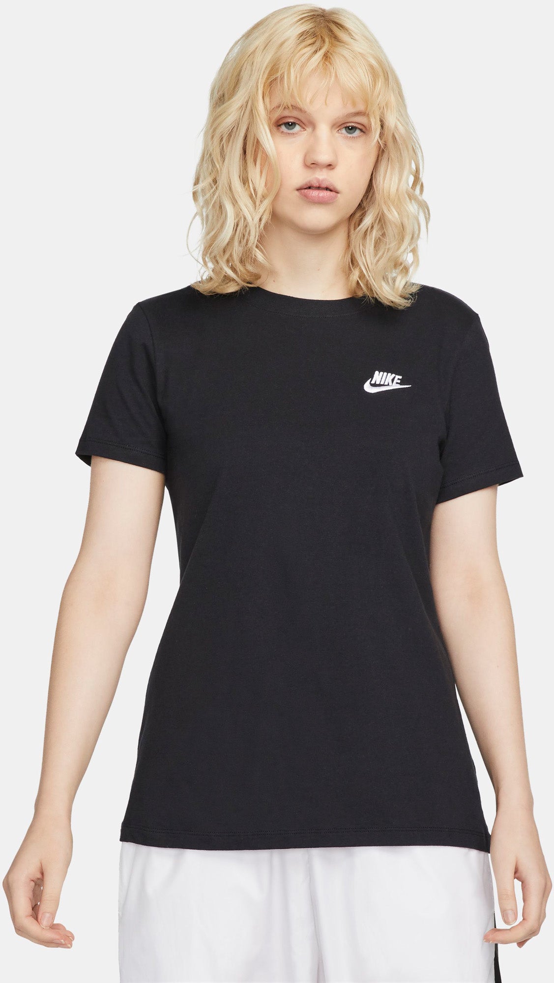 Nike Sportswear Club Tshirt Dame Xs Sort Nike Sportswear Club Tshirt Dame Xs Sort
