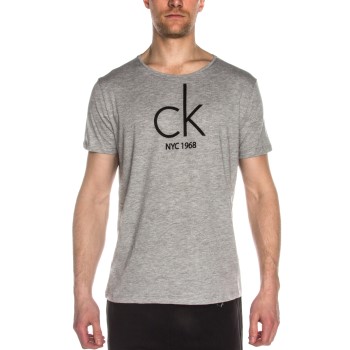Calvin Klein CK NYC Relaxed Crew Tee Grå Medium Herre Calvin Klein CK NYC Relaxed Crew Tee Grå Medium Herre
