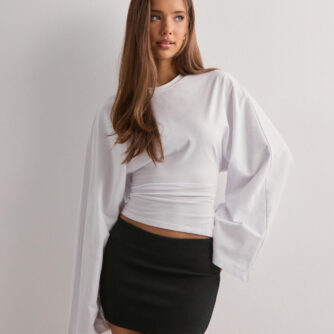 Nelly - Sort - Low Waist Mini Skirt