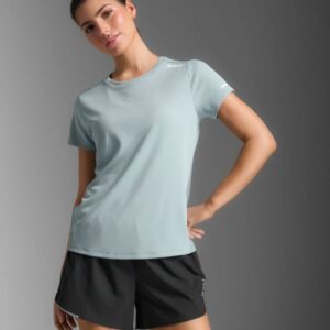 2XU Aero Tee Str. M Grøn Dame - Let og åndbar t-shirt til løb. Køb online og kom i gang med din træning!