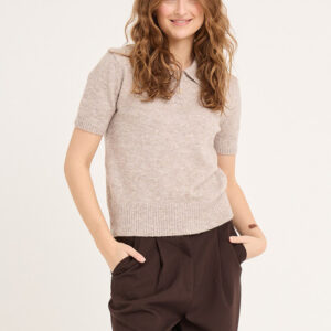 A-View - T-Shirt - Rena Polo Knit Blouse - Sand (Levering slut juli)