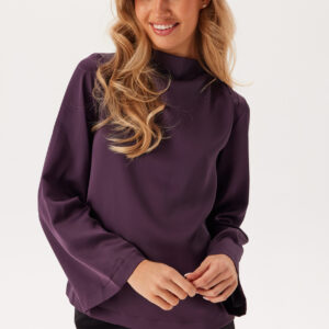 Vilutto High Neck Top