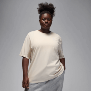 Jordan Essentials-kæreste-T-shirt til kvinder (plus size) - brun