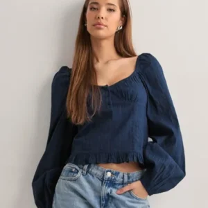 Nelly - Blå - Buttoned Puff Sleeve Blouse