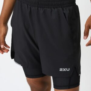 2XU Aero Mesh 2-i-1 5 Inch Shorts str. XL Sort - Letvægts shorts til løb og træning