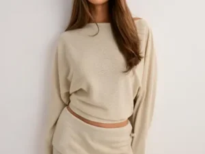 Nelly - Beige - Effortless Knit LS Sweater