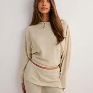 Nelly - Beige - Effortless Knit LS Sweater