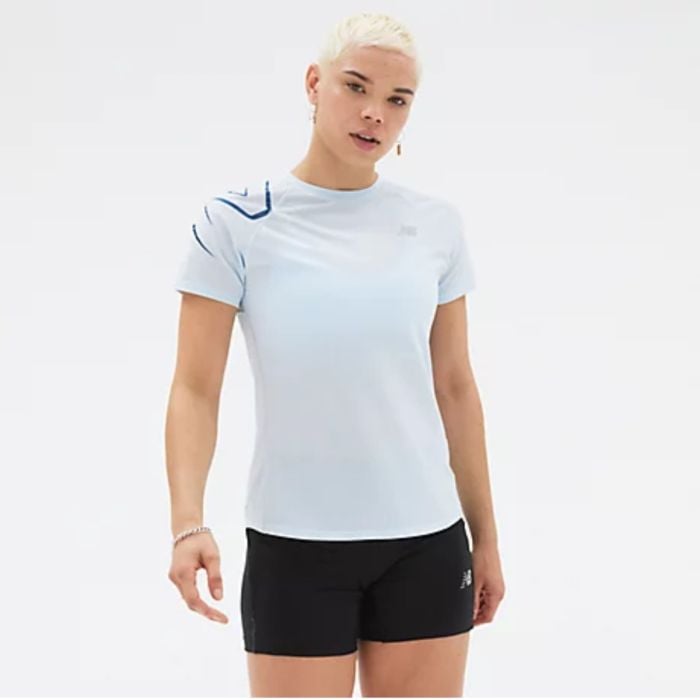 New Balance Printed Impact Run T-shirt Str. XL Dame - Blå til løb og træning New Balance Printed Impact Run T-shirt Str. XL Dame - Blå til løb og træning