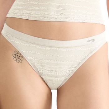 Sloggi Trusser FREE Evolve Lace String Elfenben Sloggi 01 Dame Sloggi Trusser FREE Evolve Lace String Elfenben Sloggi 01 Dame