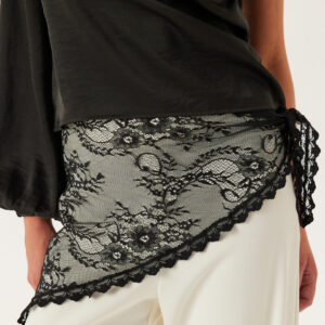 Vialiva Lace Scarf