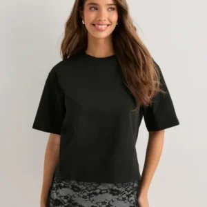 Nelly - Sort - Lace Detail Tee