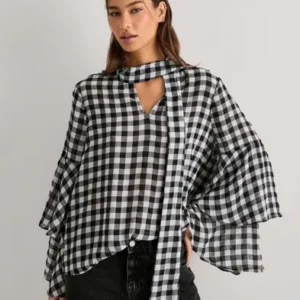 Vero Moda - Sort - Vmsia Ls Flounce Top Wvn Ga