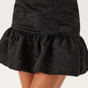 Jacquard Short Flounce