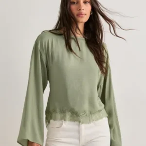 Nelly - Grøn - Sassy Lace Blouse