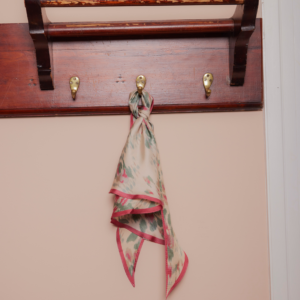 Tapelia Triangle Sia Scarf