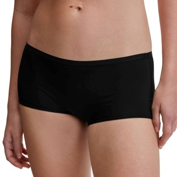 Calida Trusser Sleek Skin Regular Cut Shorty Sort Small Dame Calida Trusser Sleek Skin Regular Cut Shorty Sort Small Dame