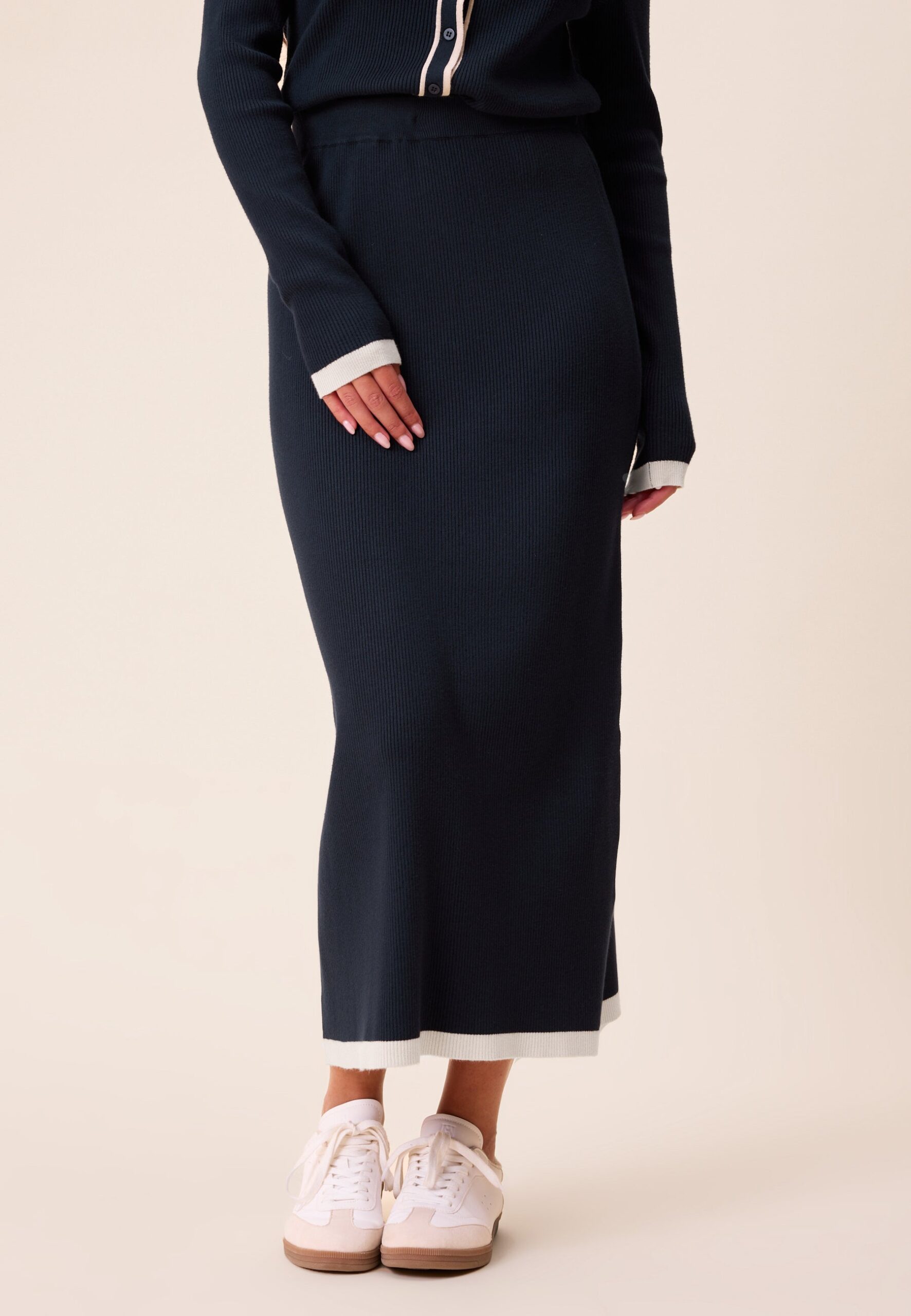 Contrast Knitted Midi Skirt Contrast Knitted Midi Skirt