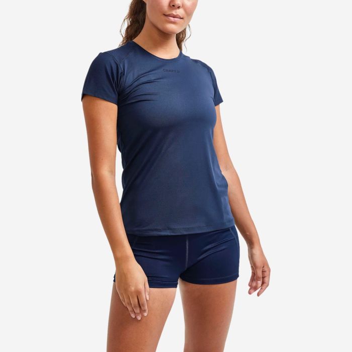 Craft ADV Essence Slim Tee Dame - XL, Fugttransporterende & Ergonomisk Design Craft ADV Essence Slim Tee Dame - XL, Fugttransporterende & Ergonomisk Design