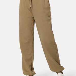 Icon Essential Pants