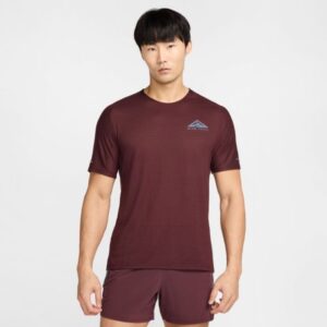 Nike Dri-FIT Solar Chase T-shirt til mænd Str. S - Rød, let og åndbar til løb