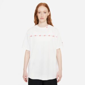 Nike Sportswear Swoosh Tshirt Dame Xs Hvid