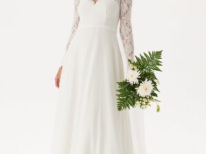 Scallop V-Neck Lace Gown