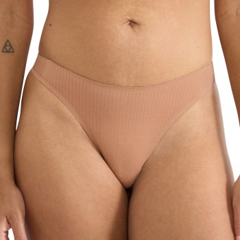 Sloggi Trusser ZERO Feel Pure String Beige Small Dame Sloggi Trusser ZERO Feel Pure String Beige Small Dame