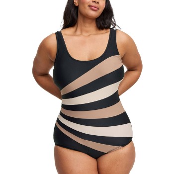 Swegmark Action Swimsuit Flerfarvet B/C 38 Dame Swegmark Action Swimsuit Flerfarvet B/C 38 Dame