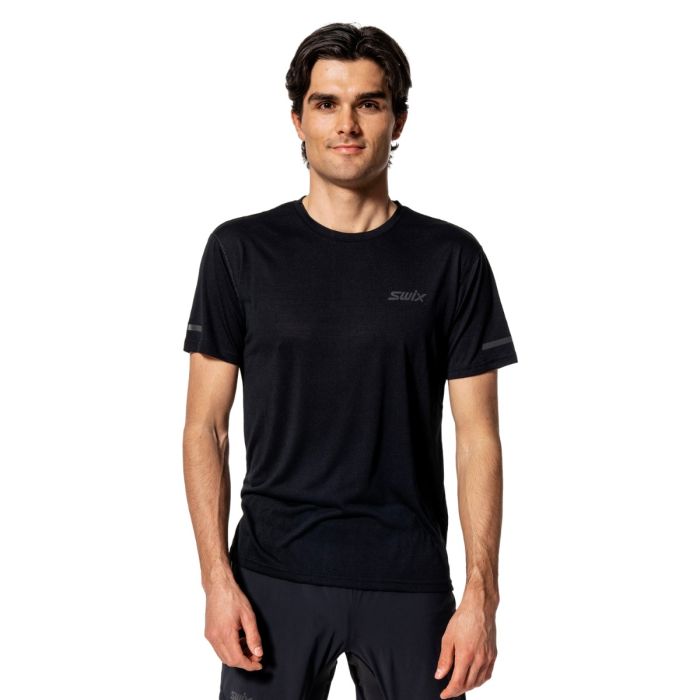 Swix Pace SS Tee Sort L - Let og åndbar T-shirt til løb og træning Swix Pace SS Tee Sort L - Let og åndbar T-shirt til løb og træning