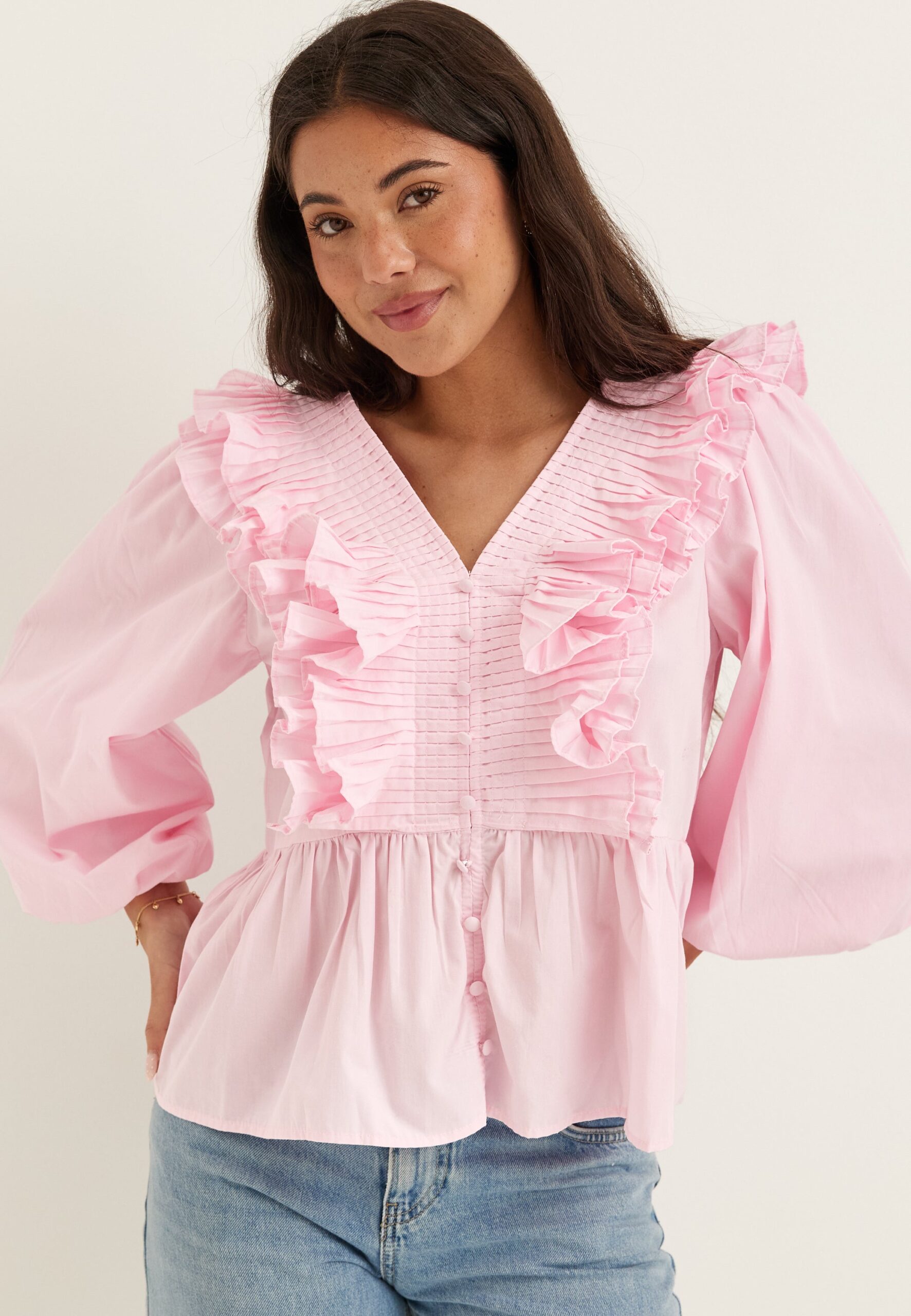 Yasruna 3/4 RUFFLE TOP Yasruna 3/4 RUFFLE TOP