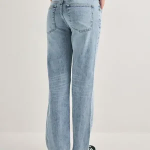Nelly - Blå - Perfect Straight Jeans