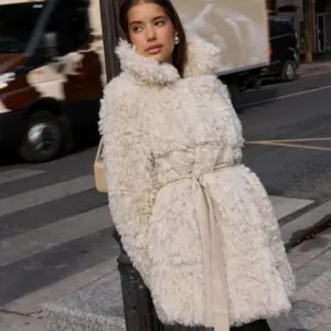 Nelly - Hvid - Cosy Short Fur Coat