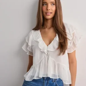 Nelly - Hvid - Dreamy Flounce Blouse