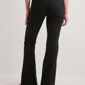 Nelly - Sort - Super Flare Jeans