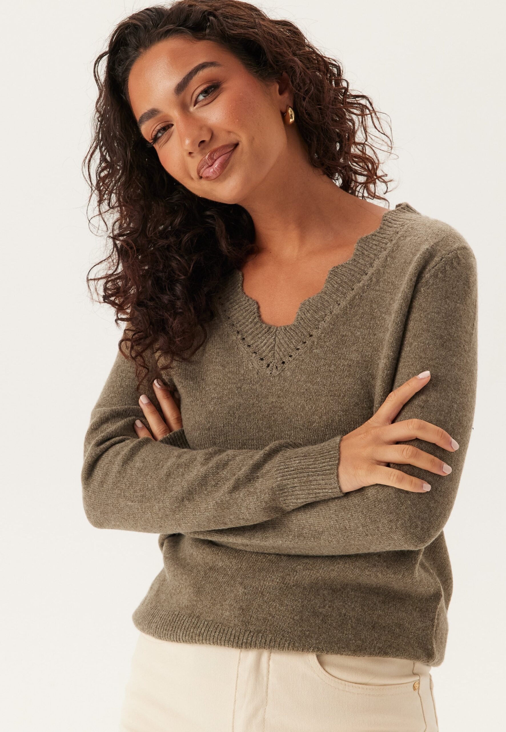 Vinikolina V-neck L/S KNIT TOP Vinikolina V-neck L/S KNIT TOP