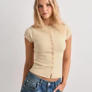 Nelly - Beige - Button Knit Top