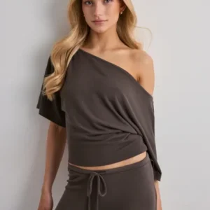 Nelly - Brun - My Chill Shoulder Top