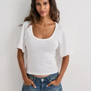 Nelly - Hvid - Batwing Sleeve Tee
