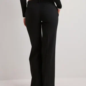 Nelly - Sort - Low Waist Loose Flare Pants