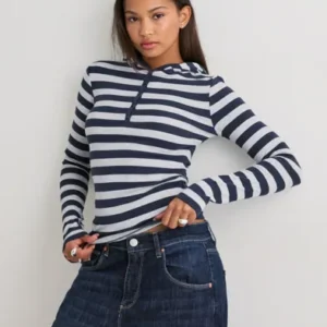 Nelly - Ternet/Stribet - Striped Hood LS Top
