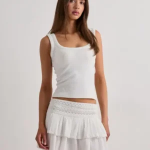 Nelly - Hvid - Sweet Detail Skirt