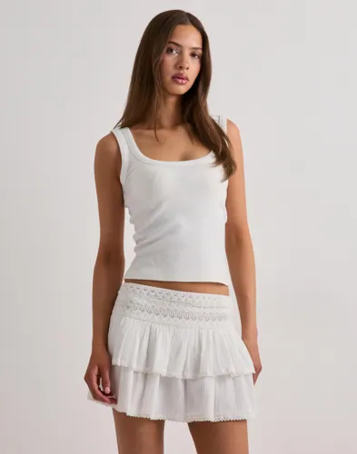 Nelly - Hvid - Sweet Detail Skirt