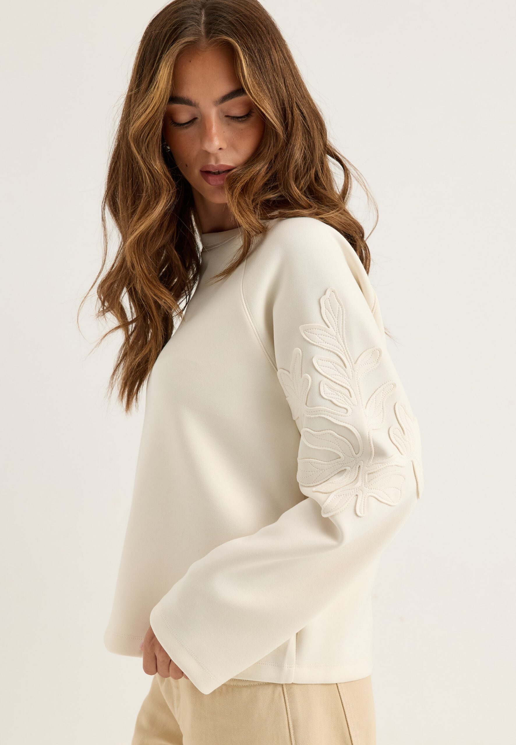 Objandrea Re L/S O-NECK EMB TOP Objandrea Re L/S O-NECK EMB TOP