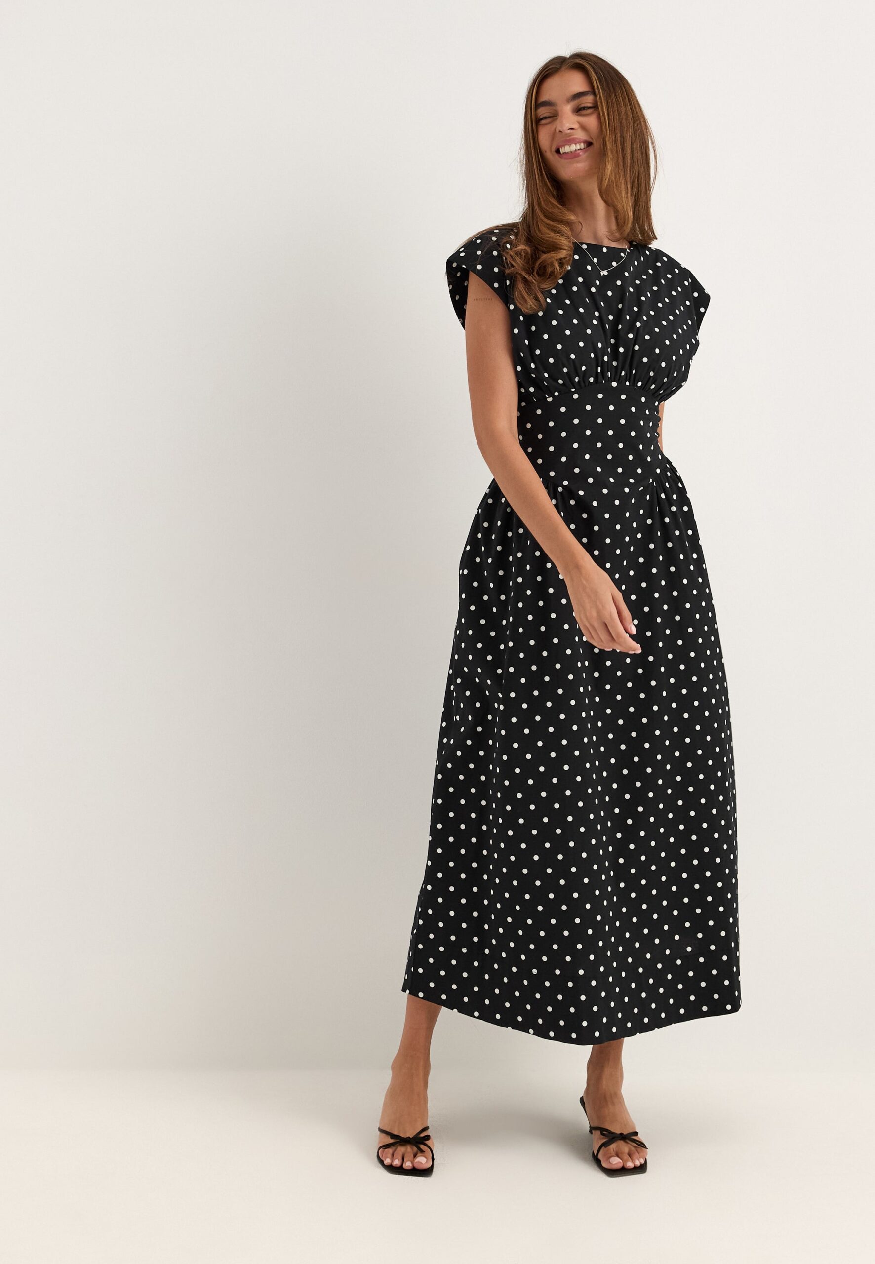 V-shaped Rushed Midi Dress V-shaped Rushed Midi Dress